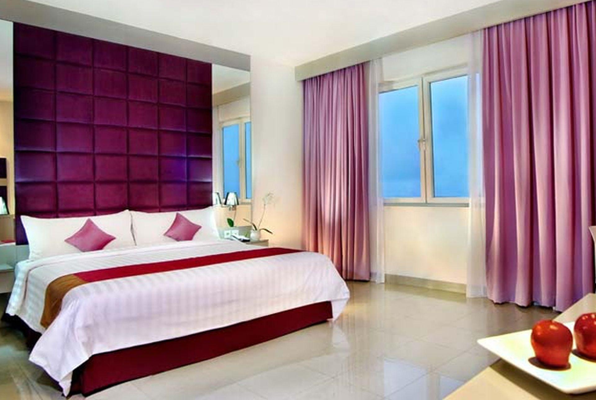 Royal Palm Hotel & Conference Center Cengkareng Jakarta Exterior photo