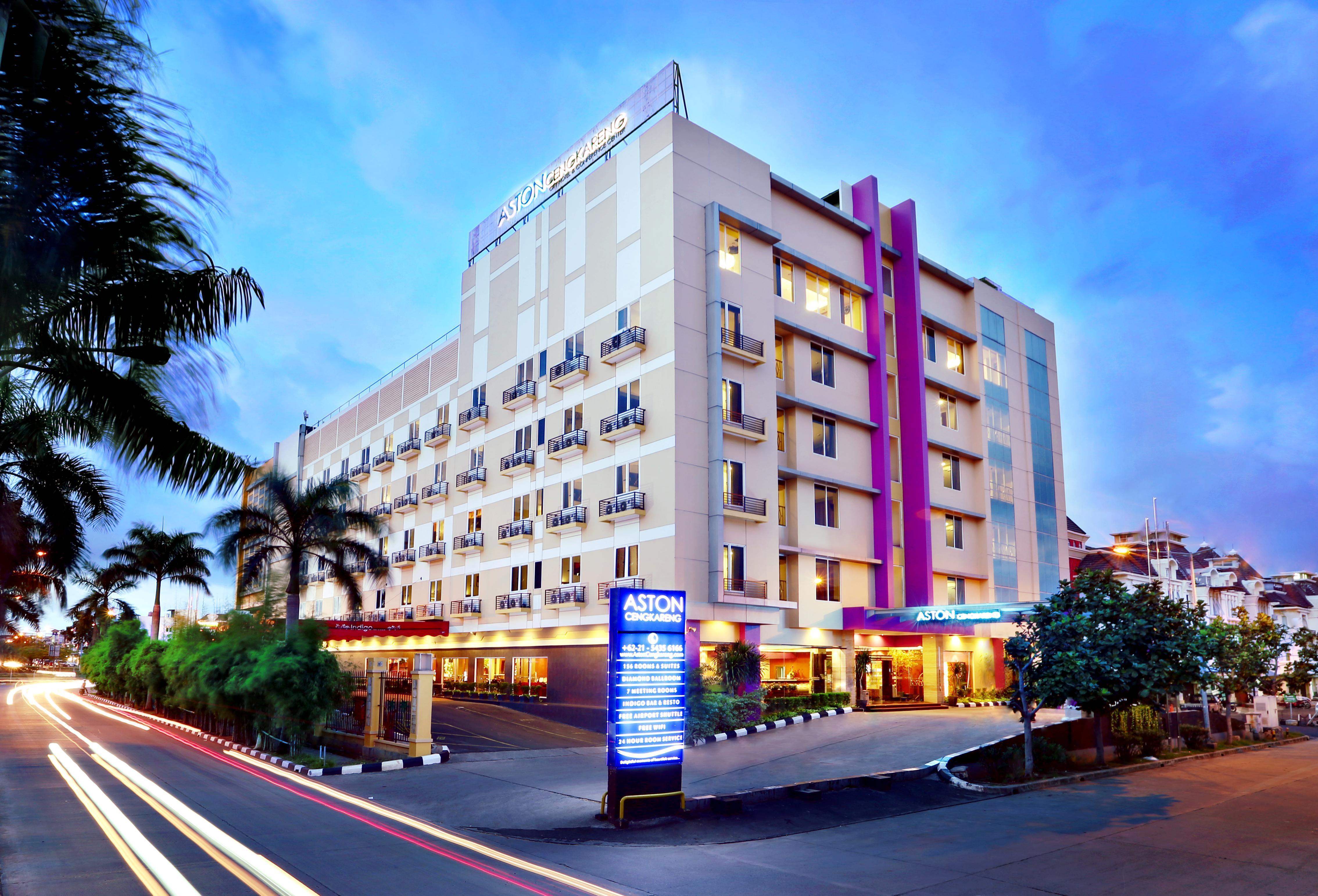 Royal Palm Hotel & Conference Center Cengkareng Jakarta Exterior photo
